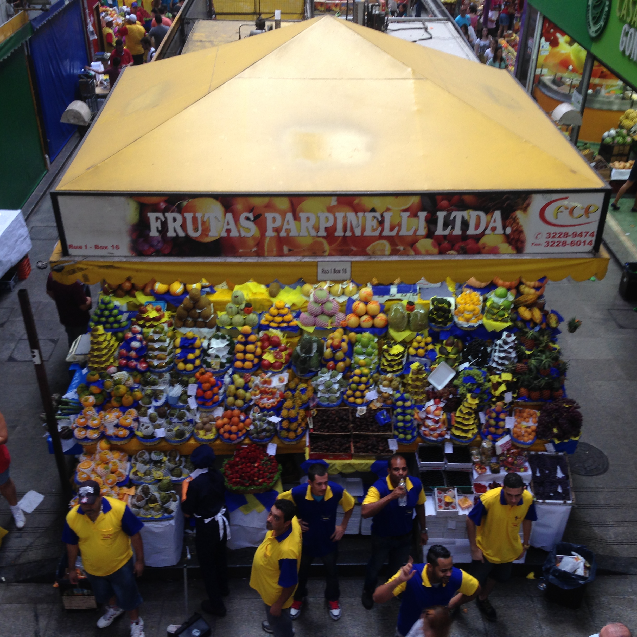 "Frutas Mercadão”, Livbittencourt, Wikimedia Commons